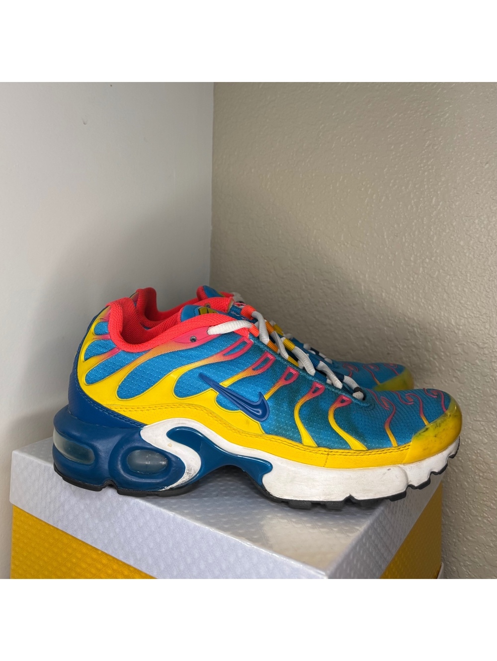 Nike Air Max Plus TN GS Photo Blue Yellow Pink CJ9687-600 Youth Size 6Y Shoes